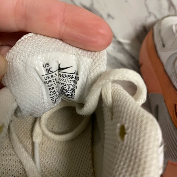 Toddler size 9 air max - Picture 3 of 5